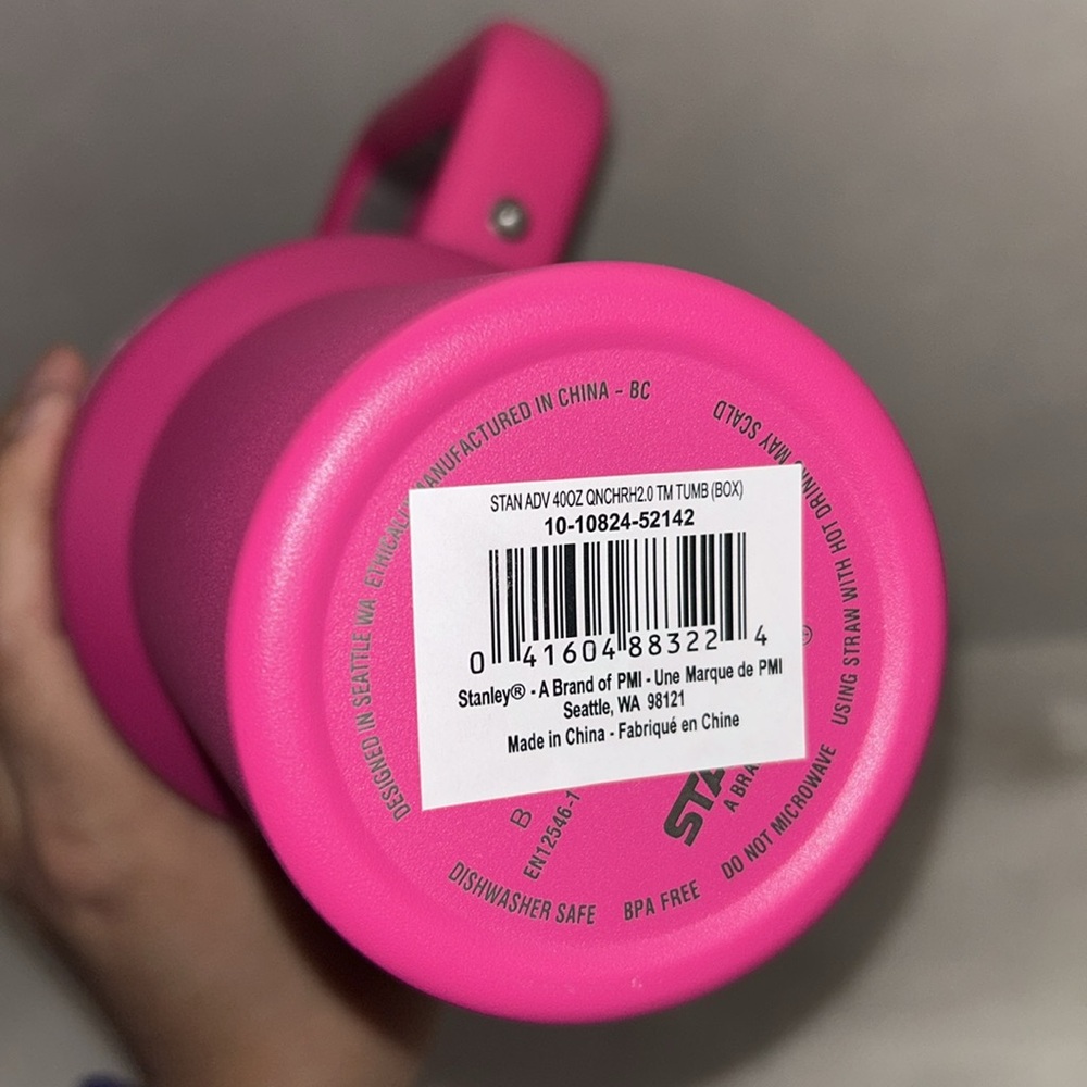 Hot pink Stanley tumbler - Picture 6 of 7